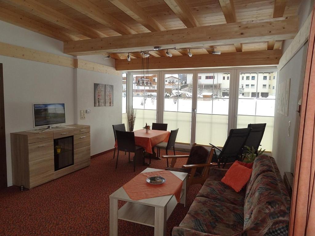 Appartements Loisachpromenade エールヴァルト エクステリア 写真